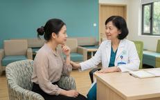 Tiêm phòng HPV rồi có cần khám tầm soát ung thư cổ tử cung không?