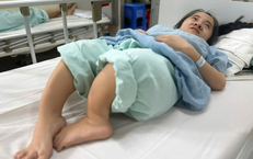 Xót thương gia cảnh cô gái mắc bệnh xương thủy tinh, cha bị liệt sau tai nạn