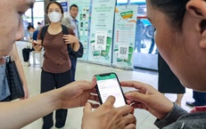 Từ 6/7, Hà Nội bắt đầu mở đăng ký miễn phí thẻ vé xe buýt điện tử gắn chip