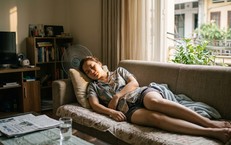 Ngủ trưa có hỗ trợ giảm cân không?