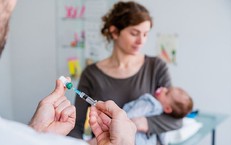 Tiêm vaccine viêm gan B: Cách tốt nhất để ngăn chặn lây truyền từ mẹ sang con