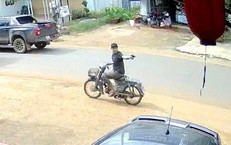 Bị đòi 500 nghìn sau khi nhờ chuyển khoản, thanh niên rút súng dọa bắn người