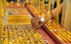 Chốt giá vàng hôm nay ngày 13/8 lại diễn biến rất lạ