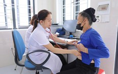  Bộ Y tế đề xuất phụ cấp ưu đãi đến 80% với nhân viên y tế ở vùng khó khăn 