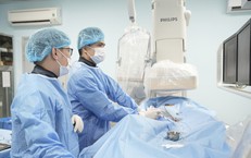 Nút mạch kết hợp phẫu thuật nội soi điều trị ung thư gan đa ổ