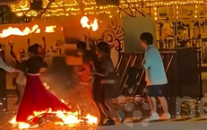 Nữ vũ công bất ngờ gặp sự cố với màn múa lửa khiến khán giả hoảng hốt