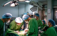 Ung thư không chờ đến khi cơ thể lên tiếng, bác sĩ khuyến cáo tầm soát sớm