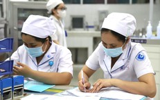Nhiều bệnh viện tại TPHCM tuyển 'hàng loạt' bác sĩ, điều dưỡng