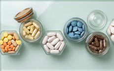 Sau tuổi 60 cần bổ sung những loại vitamin và khoáng chất quan trọng nào?