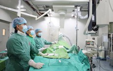 Can thiệp cứu cụ ông mắc 3 bệnh mạch máu nguy hiểm