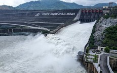 Đóng cửa xả lũ thủy điện Hòa Bình ứng phó với bão số 4