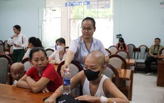 Trao tặng 60.000 ly sữa dinh dưỡng cho các bệnh nhi ung thư