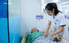 Ong đốt vào ngón tay, người phụ nữ sưng phù mặt