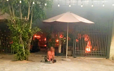 Người đàn ông phóng hỏa đốt nhà, ôm người tình trong biển lửa