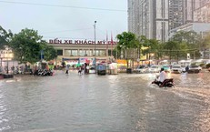 Hình ảnh các tuyến phố Hà Nội ngập nặng đúng giờ tan tầm