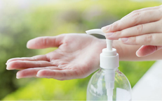 Lý do Bộ Y tế thu hồi 2 lô dung dịch vệ sinh phụ nữ Rolux AF?