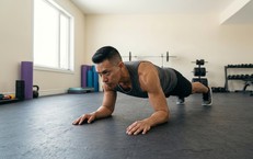 Plank có ảnh hưởng đến khớp? Ai nên thận trọng khi tập?