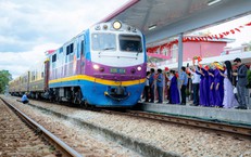Đoàn tàu nối 2 trung tâm du lịch miền Trung chính thức lăn bánh