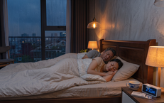 Khó ngủ về đêm: 5 bước vệ sinh giấc ngủ giúp ngủ ngon tự nhiên