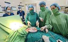 Bé gái bụng to bất thường, cảnh giác với khối u buồng trứng 