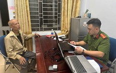 Bắt Lê Văn Sáu, 61 tuổi ở Phú Thọ, cầm dao ném đá chống đối công an