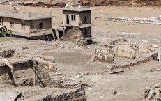 Một hiệu trưởng ở Nepal đã giúp 1.643 học sinh thoát khỏi lũ quét như thế nào?