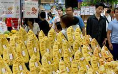 Một loại quả bán đầy chợ Việt giá rẻ bèo trở thành mặt hàng xuất khẩu chủ lực, đạt con số hàng chục triệu USD chỉ trong nửa năm