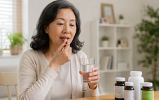 6 sai lầm khi bổ sung vitamin sau tuổi 50