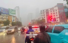 Miền Bắc giảm cả chục độ do không khí lạnh, vùng áp thấp trên biển mạnh lên 