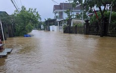 Lũ tràn vào nhiều thôn ở Huế