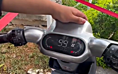 Học sinh lớp 10 'độ' IC xe đạp điện, đồng hồ hiển thị tốc độ 99 km/h