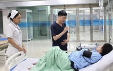 Thai phụ 36 tuần bị rắn đen cắn, bác sĩ mổ lấy thai khẩn cấp