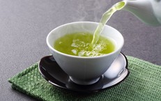 Uống trà đặc thay nước lọc hàng chục năm, người đàn ông nhập viện cấp cứu