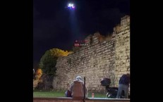 Thành phố ở Thổ Nhĩ Kỳ dùng UAV gắn loa giải tán người uống rượu ngoài trời
