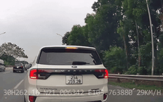 Tài xế đi vào làn khẩn cấp, chặn đầu xe khác tại Hà Nội nhận phạt nặng