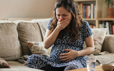 Mẹ bầu ốm nghén ăn gì để giảm buồn nôn mà con vẫn đủ chất?