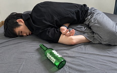 Người đàn ông 50 tuổi suy thận cấp sau một đêm say rượu