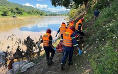 Thanh niên 23 tuổi đi xe máy bất ngờ rơi xuống sông Mã