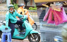 Rổ áo mưa ‘ai cần cứ lấy’ đầy nghĩa tình giữa mùa mưa Sài Gòn