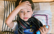 Phân biệt triệu chứng cúm mùa với cảm lạnh thông thường ở học sinh
