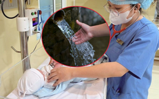 Bé 7 ngày tuổi sốt 39 độ C, suy hô hấp do vi khuẩn trong nguồn nước