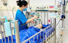 Bệnh nhi thủng ruột nguy kịch vì nuốt 3 viên nam châm trong đồ chơi