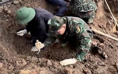 Phát hiện mộ tập thể liệt sĩ trong khuôn viên ngân hàng