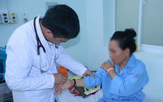 Cứu sống người phụ nữ 51 tuổi sau cơn sốc tim nguy kịch