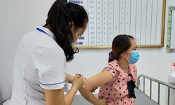 C&#243; thể ti&#234;m vaccine COVID-19 gần với mũi ti&#234;m uốn v&#225;n trong thai kỳ kh&#244;ng?