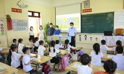 Học sinh 8 x&#227;, thị trấn Ti&#234;n Y&#234;n, Quảng Ninh phải tạm dừng đến trường 