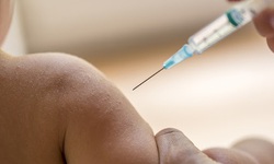 Sở Y tế H&#224; Nội th&#244;ng tin ch&#237;nh thức về sự cố ti&#234;m nhầm vaccine cho 18 trẻ từ 2 - 6 th&#225;ng tuổi ở Quốc Oai