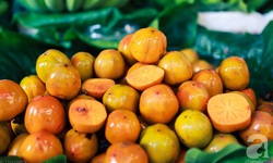 Quả hồng ng&#226;m dễ g&#226;y tắc ruột, ai tuyệt đối kh&#244;ng ăn?
