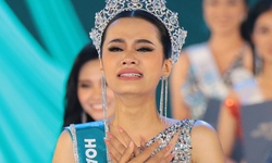 Đinh Như Phương bật kh&#243;c khi đăng quang Hoa hậu Biển đảo Việt Nam 2022