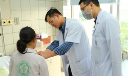 Phẫu thuật th&#224;nh c&#244;ng khối u trung thất khổng lồ ch&#232;n &#233;p to&#224;n bộ khoang phổi của bệnh nh&#226;n